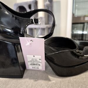 Wild Fable Size 6 And Black